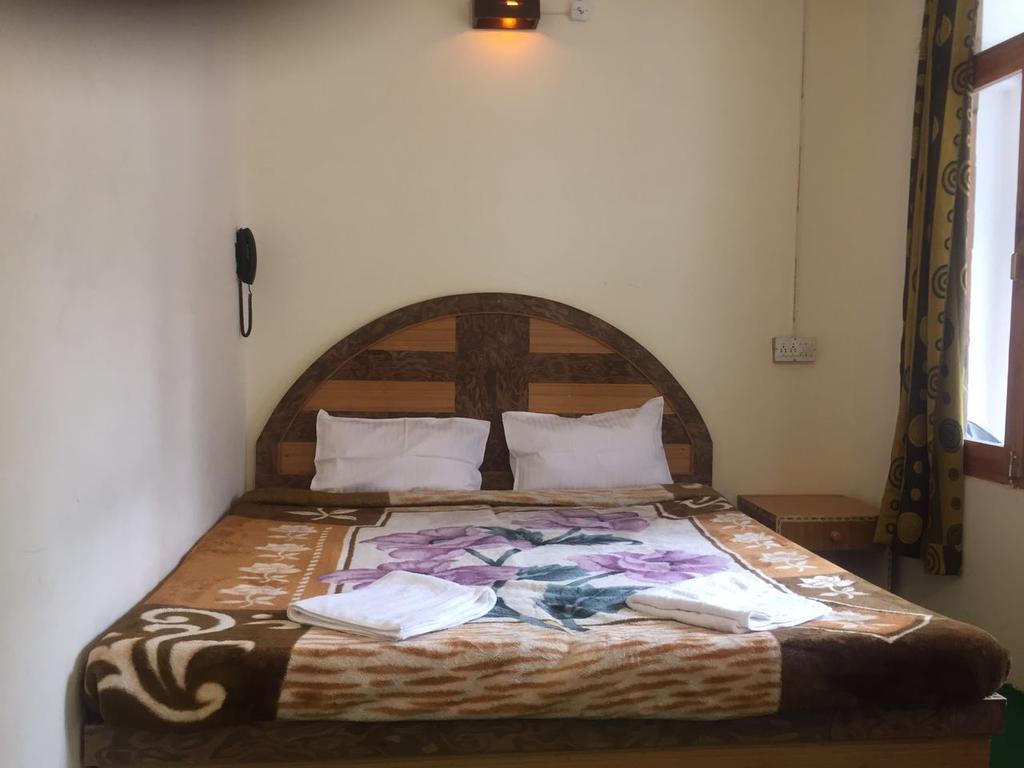 Om-Shanti Villa Manāli Exterior foto
